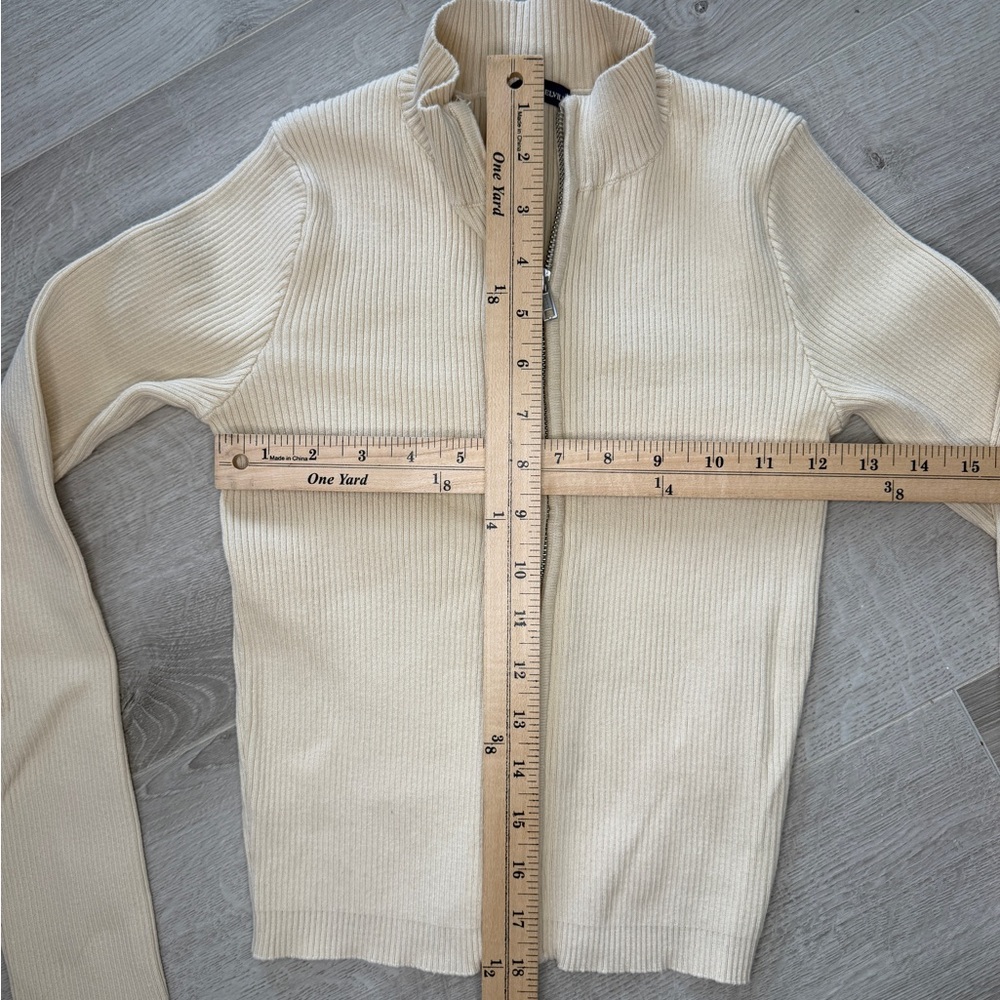 Brandy Melville Ribbed Zip Sweater Cream Cropped OS Mock Neck - Picture 3 of 6